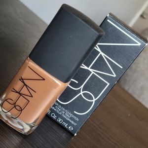 Nars Glow Foundation